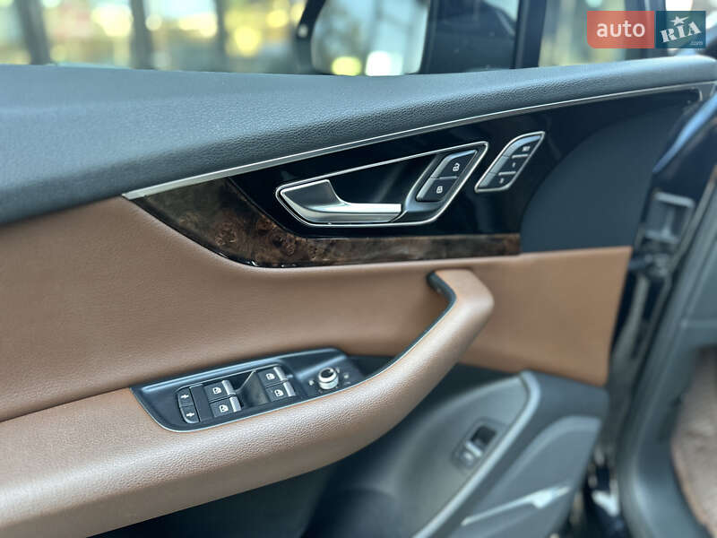 Внедорожник / Кроссовер Audi Q7 2016 в Ровно