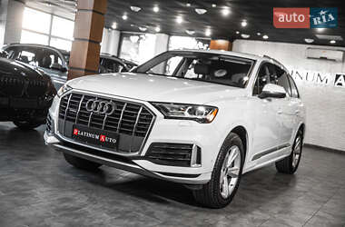 Внедорожник / Кроссовер Audi Q7 2022 в 