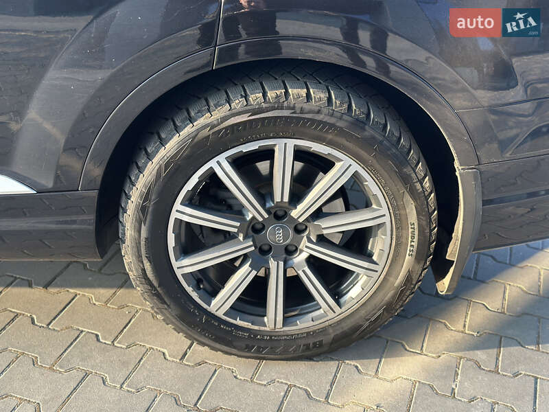 Внедорожник / Кроссовер Audi Q7 2016 в Ровно