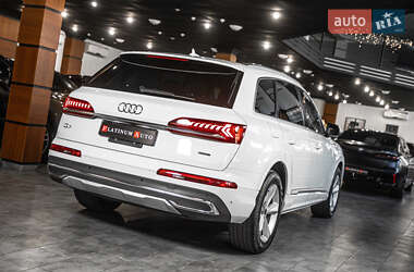 Внедорожник / Кроссовер Audi Q7 2022 в 