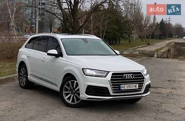 Позашляховик / Кросовер Audi Q7 2017 в Дніпрі