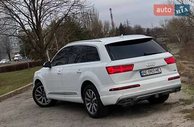 Позашляховик / Кросовер Audi Q7 2017 в Дніпрі