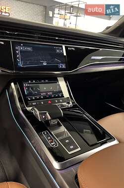 Внедорожник / Кроссовер Audi Q7 2024 в 