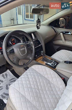 Внедорожник / Кроссовер Audi Q7 2006 в 