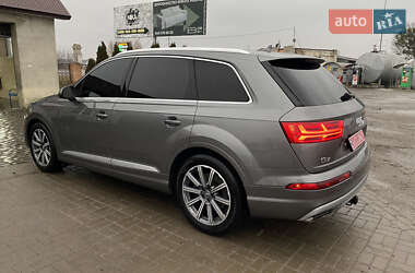 Внедорожник / Кроссовер Audi Q7 2016 в 
