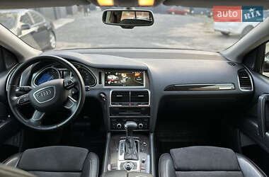 Позашляховик / Кросовер Audi Q7 2013 в 