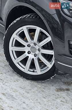 Внедорожник / Кроссовер Audi Q7 2012 в 