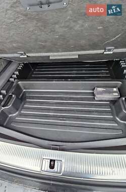 Внедорожник / Кроссовер Audi Q7 2012 в 