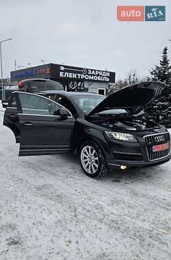 Внедорожник / Кроссовер Audi Q7 2012 в 
