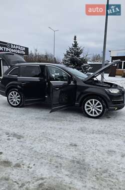 Внедорожник / Кроссовер Audi Q7 2012 в 