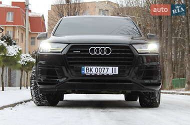 Внедорожник / Кроссовер Audi Q7 2018 в Ровно