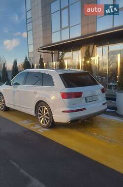 Внедорожник / Кроссовер Audi Q7 2018 в Киеве