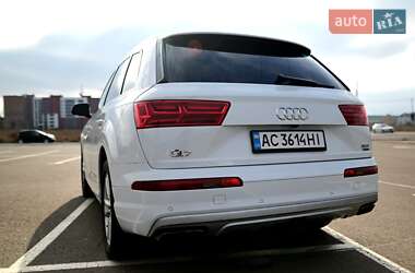 Внедорожник / Кроссовер Audi Q7 2017 в Луцке