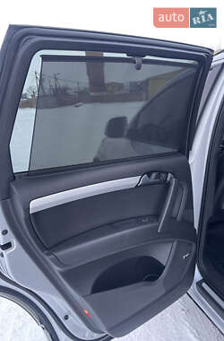 Внедорожник / Кроссовер Audi Q7 2013 в 