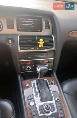 Внедорожник / Кроссовер Audi Q7 2015 в 