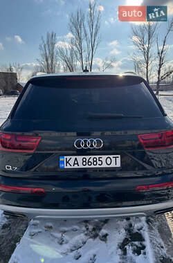 Внедорожник / Кроссовер Audi Q7 2017 в Кривом Роге