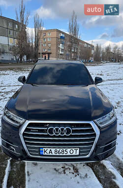 Внедорожник / Кроссовер Audi Q7 2017 в Кривом Роге