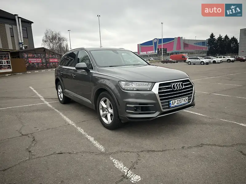 Внедорожник / Кроссовер Audi Q7 2018 в 