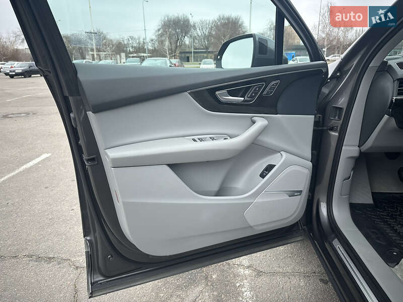 Позашляховик / Кросовер Audi Q7 2018 в Запоріжжі