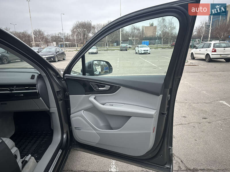 Позашляховик / Кросовер Audi Q7 2018 в Запоріжжі