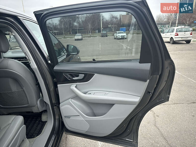 Позашляховик / Кросовер Audi Q7 2018 в Запоріжжі