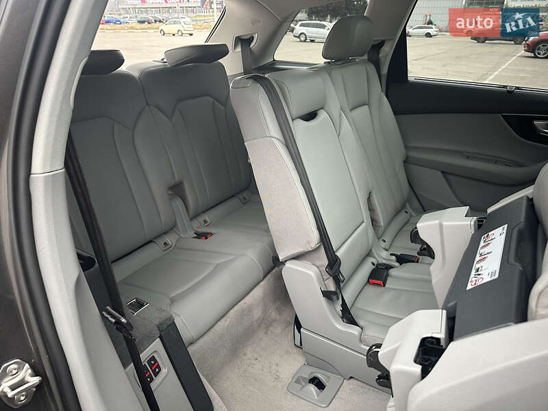 Позашляховик / Кросовер Audi Q7 2018 в Запоріжжі