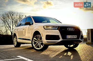 Позашляховик / Кросовер Audi Q7 2017 в 