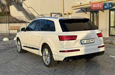 Позашляховик / Кросовер Audi Q7 2017 в 