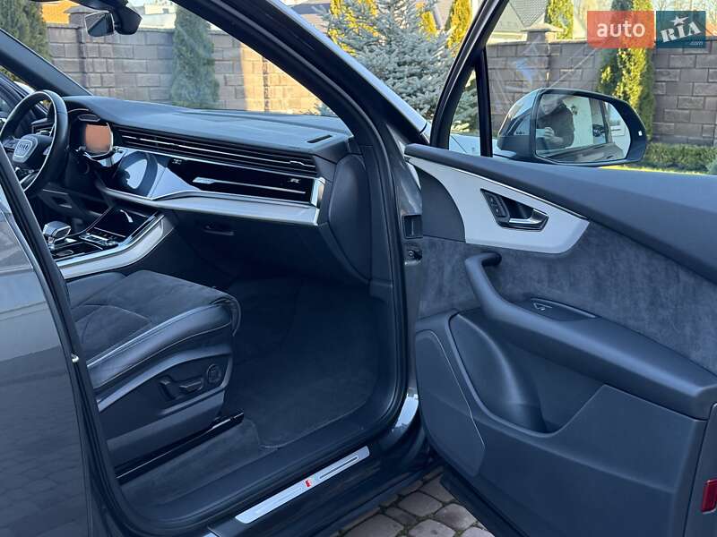 Внедорожник / Кроссовер Audi Q7 2020 в Ровно