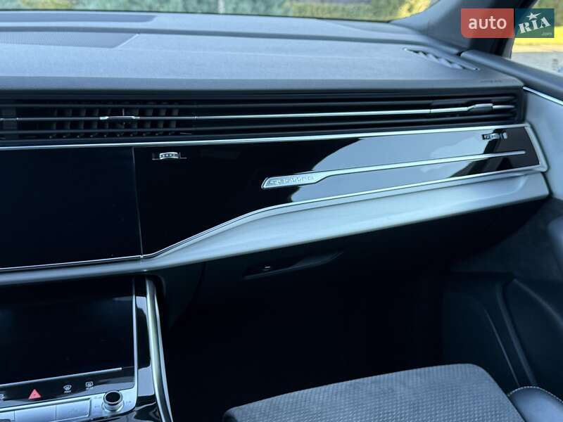 Внедорожник / Кроссовер Audi Q7 2020 в Ровно