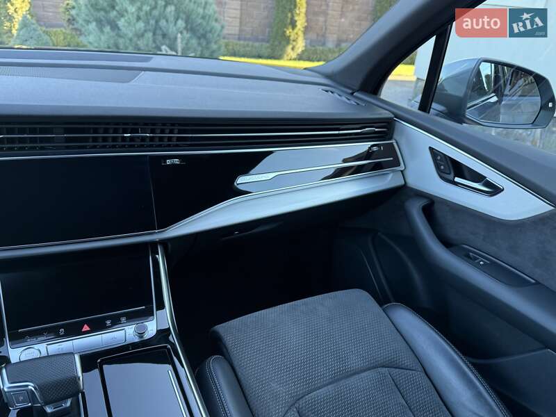 Внедорожник / Кроссовер Audi Q7 2020 в Ровно