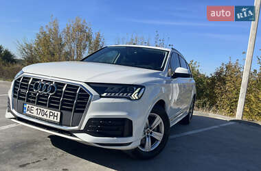 Внедорожник / Кроссовер Audi Q7 2021 в 