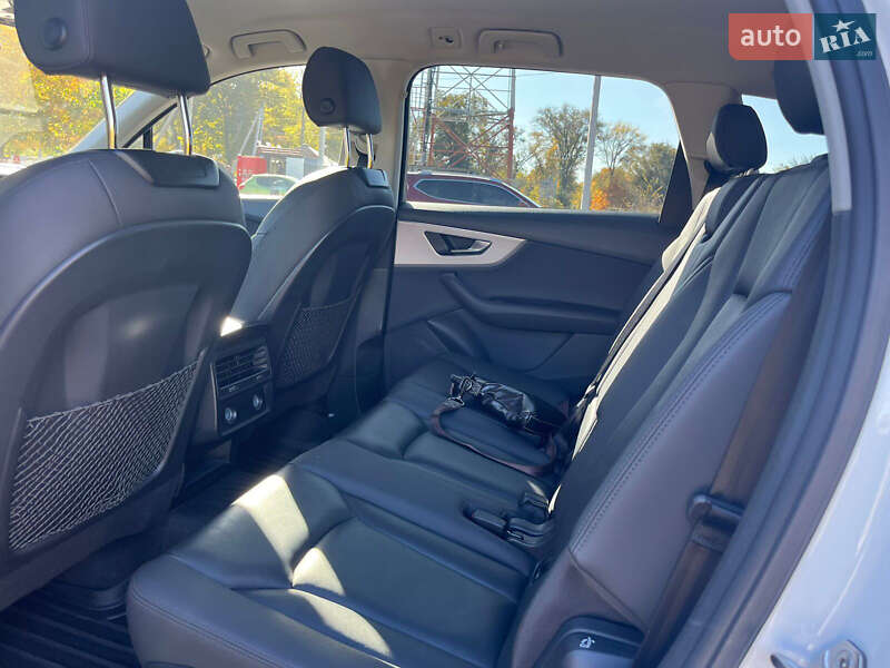 Внедорожник / Кроссовер Audi Q7 2021 в Синельниково