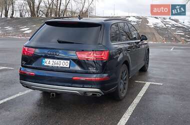 Внедорожник / Кроссовер Audi Q7 2016 в 