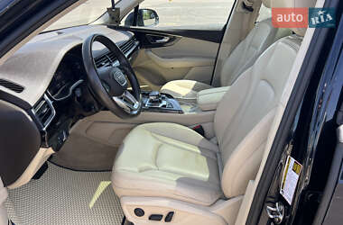 Внедорожник / Кроссовер Audi Q7 2017 в 