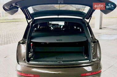 Позашляховик / Кросовер Audi Q7 2013 в 