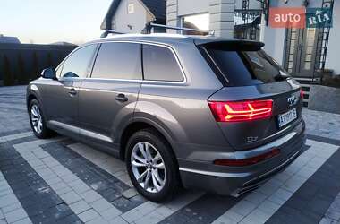 Внедорожник / Кроссовер Audi Q7 2017 в 
