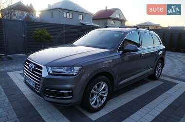 Внедорожник / Кроссовер Audi Q7 2017 в 