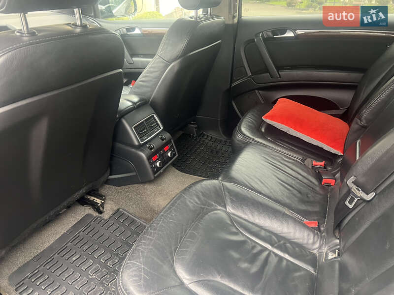 Позашляховик / Кросовер Audi Q7 2006 в Стрию