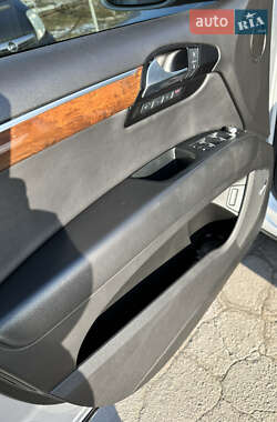 Внедорожник / Кроссовер Audi Q7 2011 в 