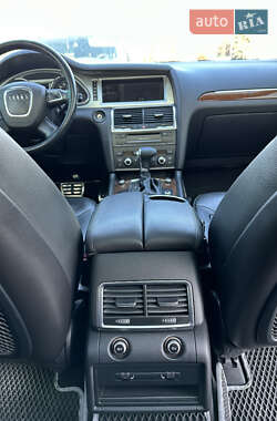 Внедорожник / Кроссовер Audi Q7 2011 в 