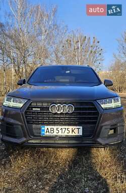 Внедорожник / Кроссовер Audi Q7 2016 в 