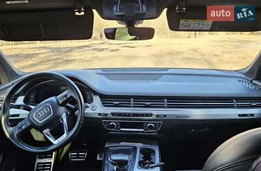 Внедорожник / Кроссовер Audi Q7 2016 в 