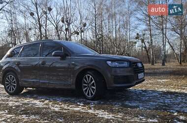 Внедорожник / Кроссовер Audi Q7 2016 в 