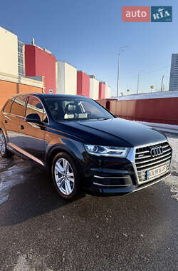 Внедорожник / Кроссовер Audi Q7 2017 в Киеве