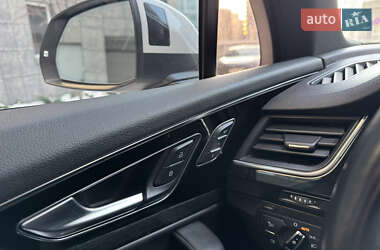 Внедорожник / Кроссовер Audi Q7 2016 в 