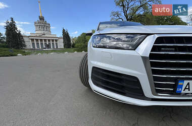 Внедорожник / Кроссовер Audi Q7 2018 в 