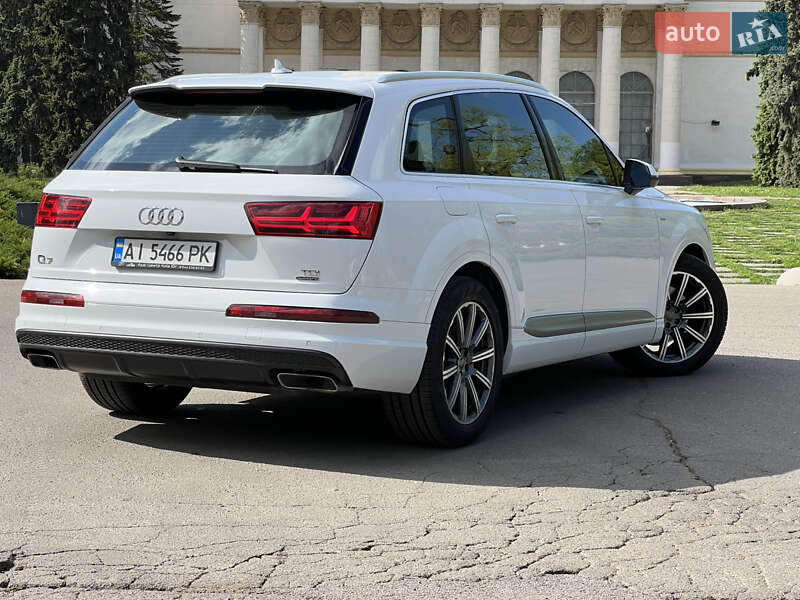 Позашляховик / Кросовер Audi Q7 2018 в Києві