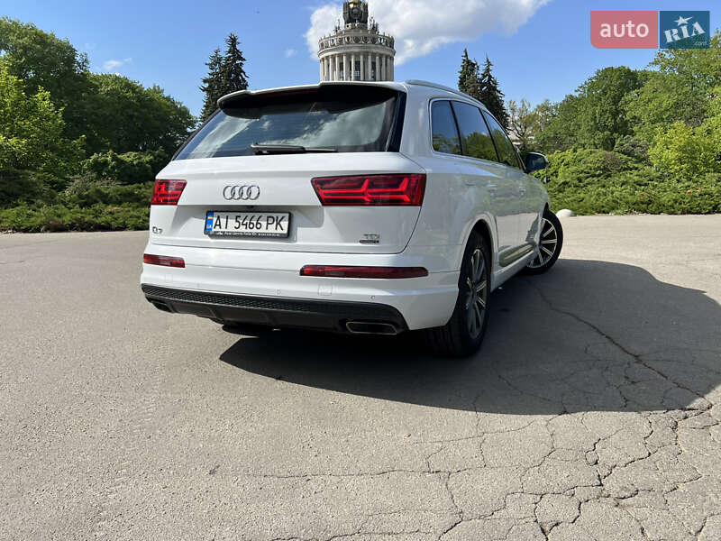 Позашляховик / Кросовер Audi Q7 2018 в Києві