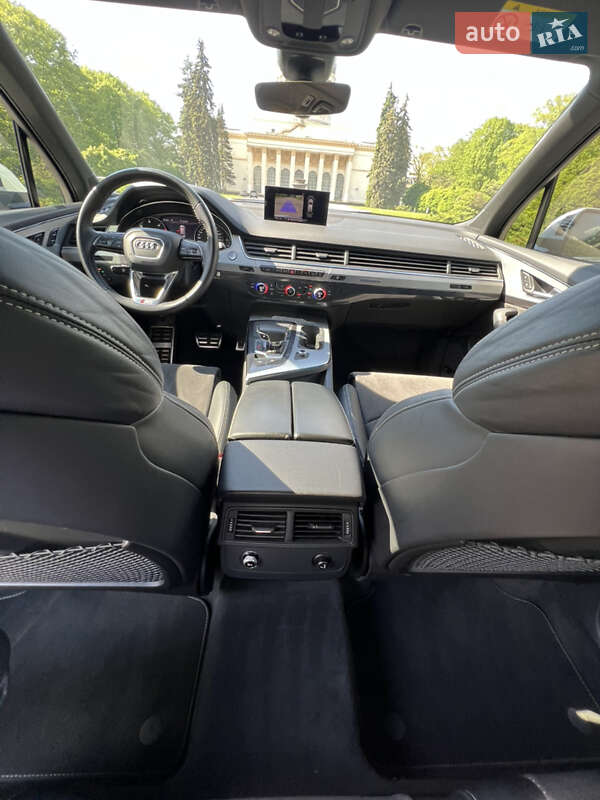 Позашляховик / Кросовер Audi Q7 2018 в Києві